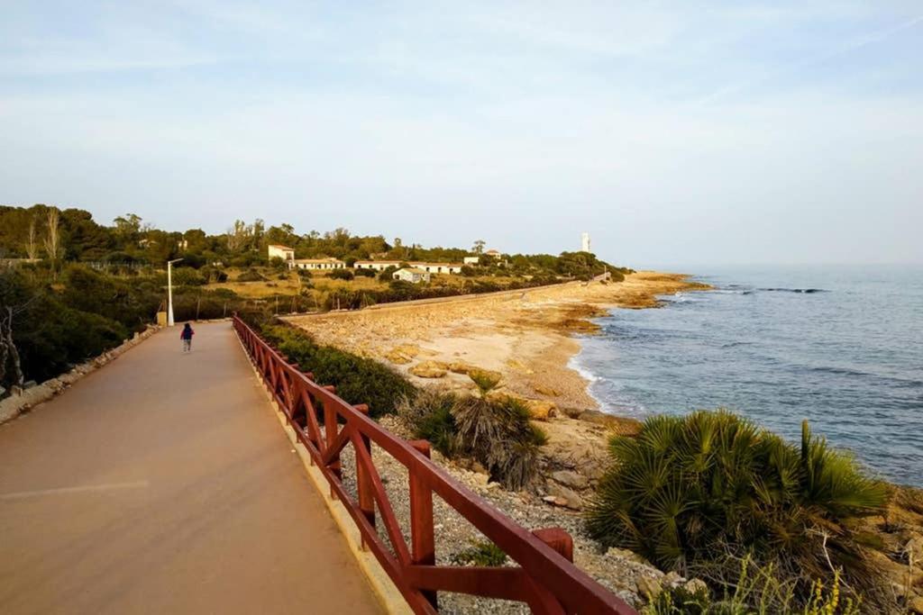 Apartamento Casa a 5 min de Cala Blanca [Wi-Fi GARAJE PISCINA] Alcossebre Exterior foto